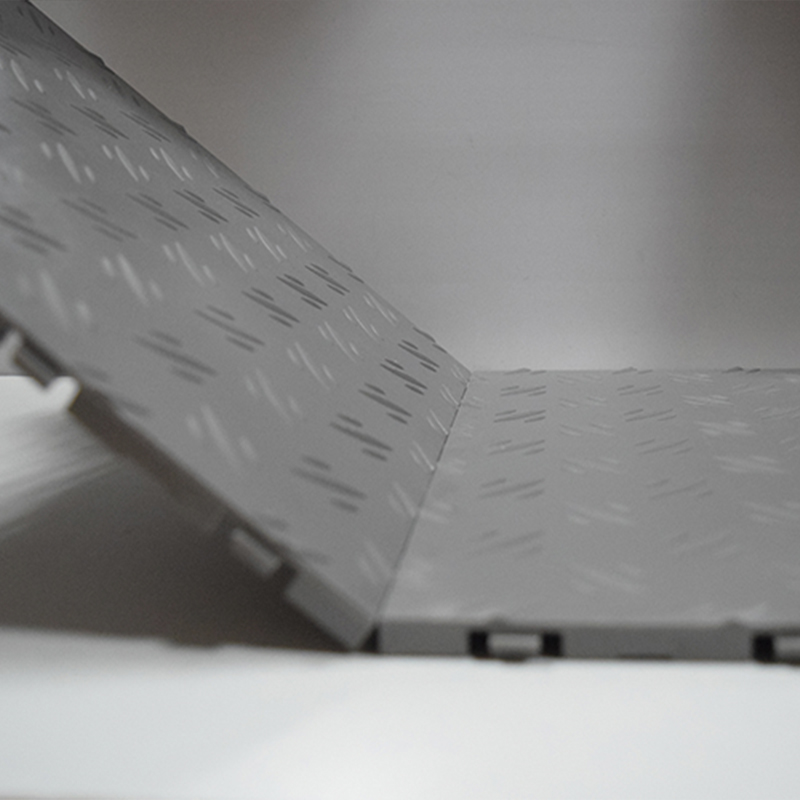 Plancher de verrouillage en plastique de carreaux de sol en PVC PP pour le stockage de garage